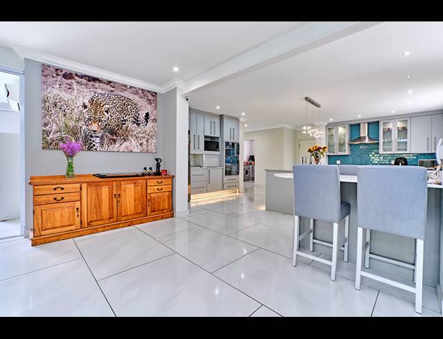 6 BEDROOM HOUSE FOR SALE IN BLUE HILLS COUNTRY ESTATE